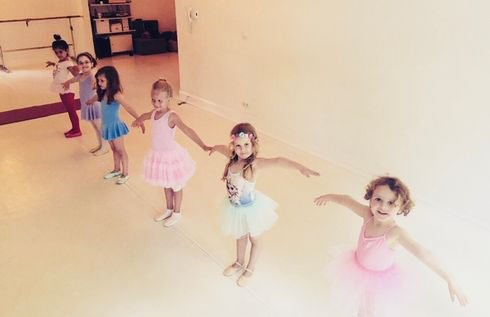 Dienstag BalletMinis Dienstag BalletMinis